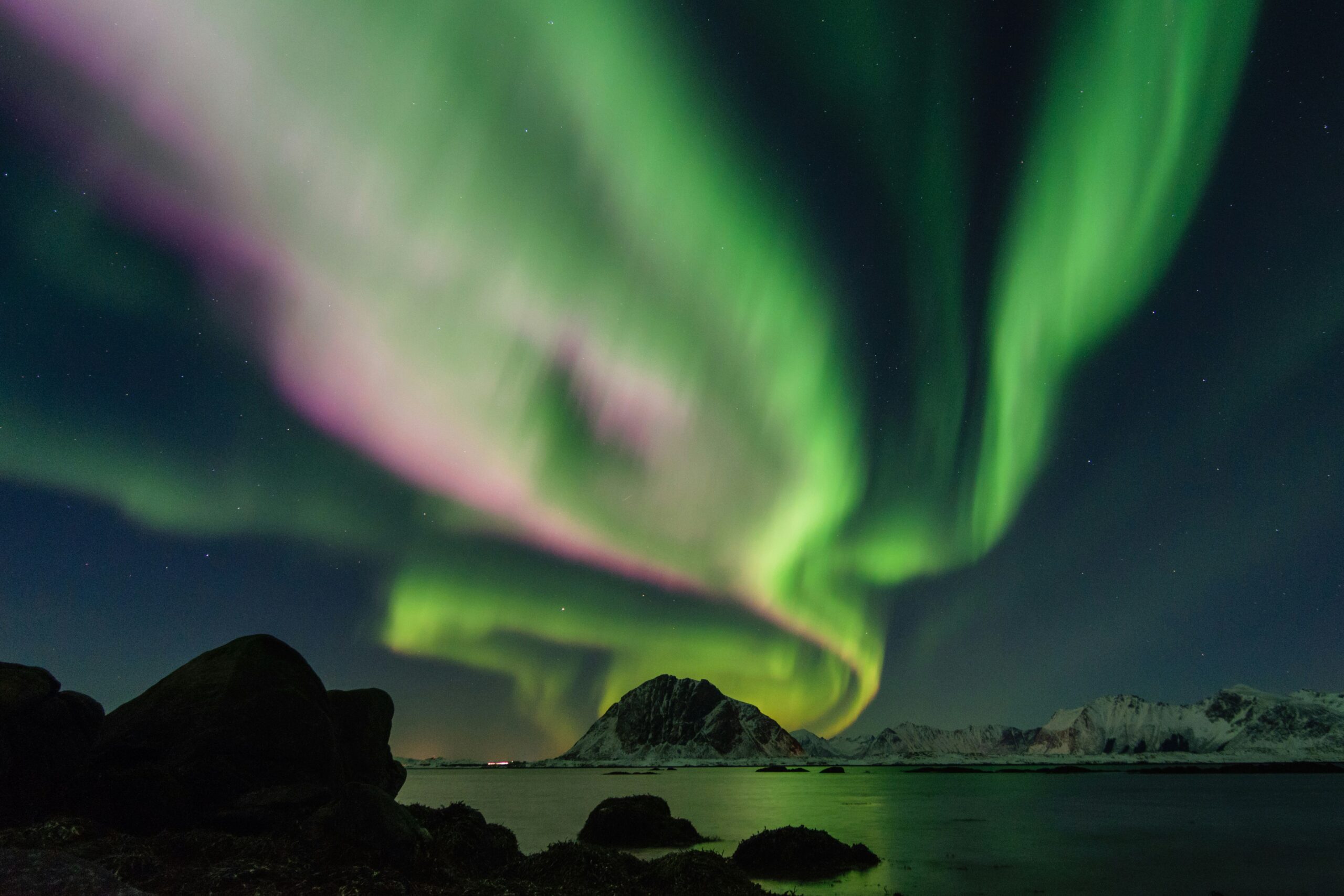 what to pack for a northern lights trip, ultimate packing list,blogging, writes of seyda